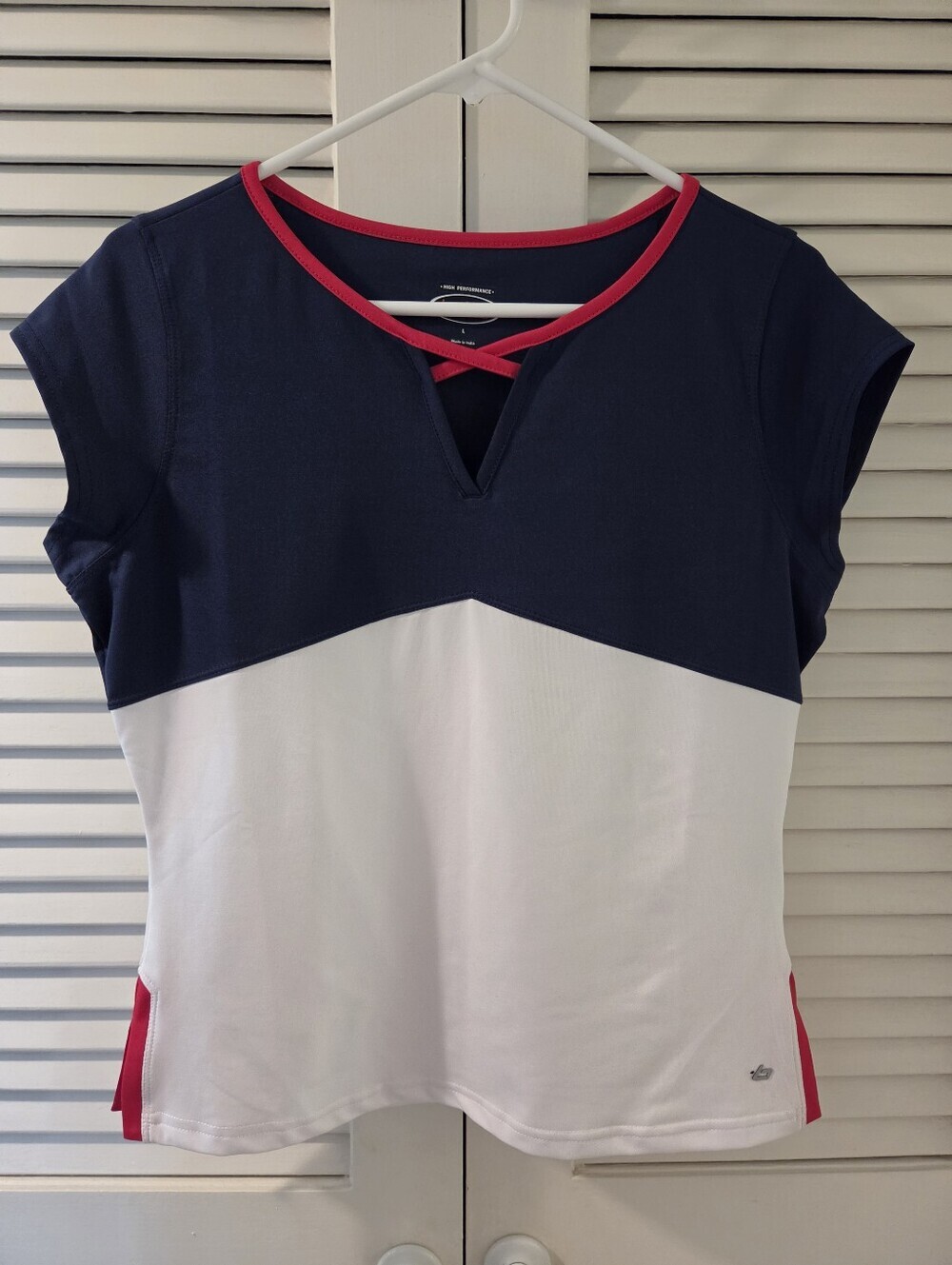 Bolle Navy & White Colorblock V-Neck Women’s Active Top with Red Trim. Sx L